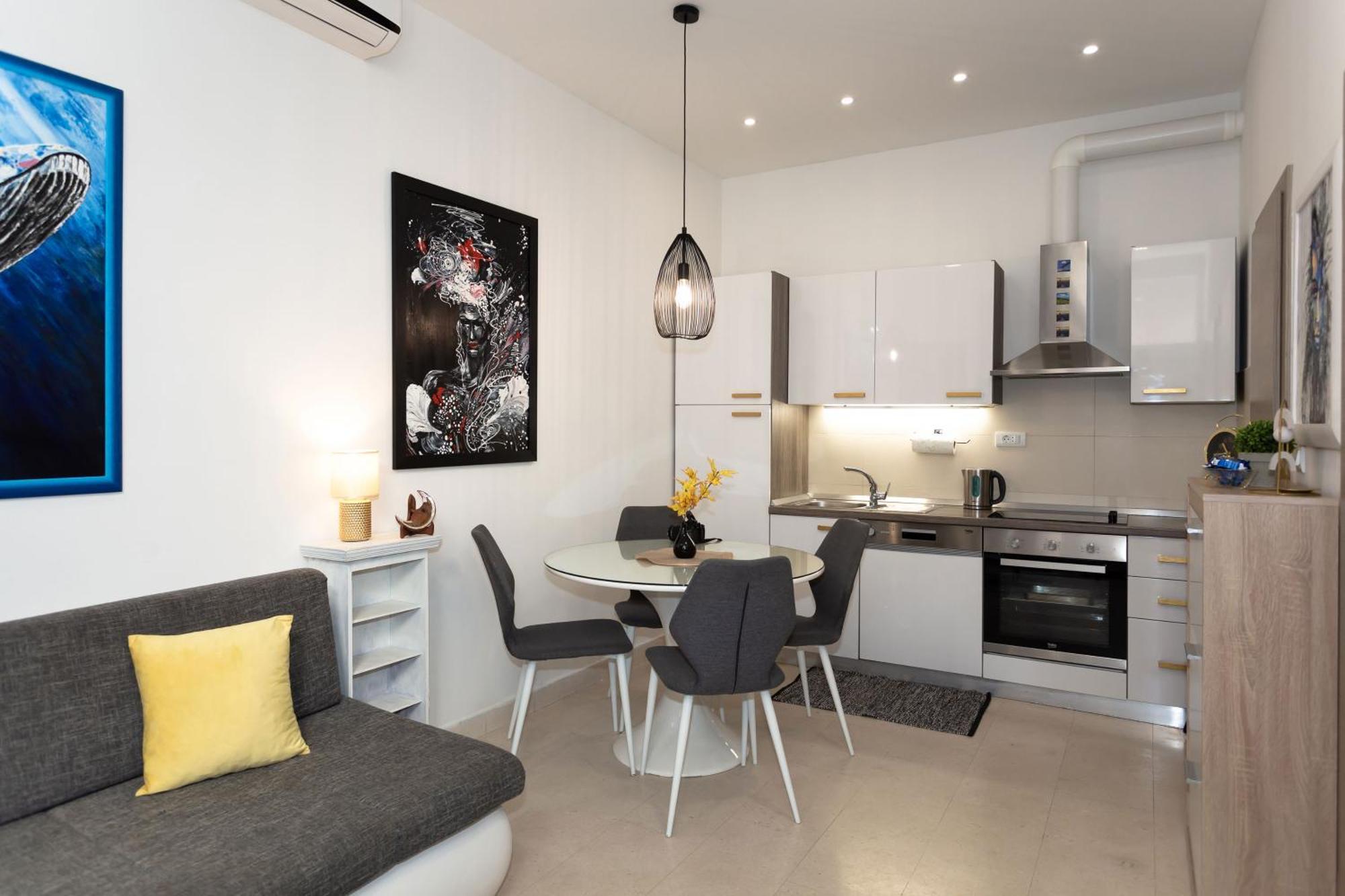 Moon Apartment 斯普利特 外观 照片