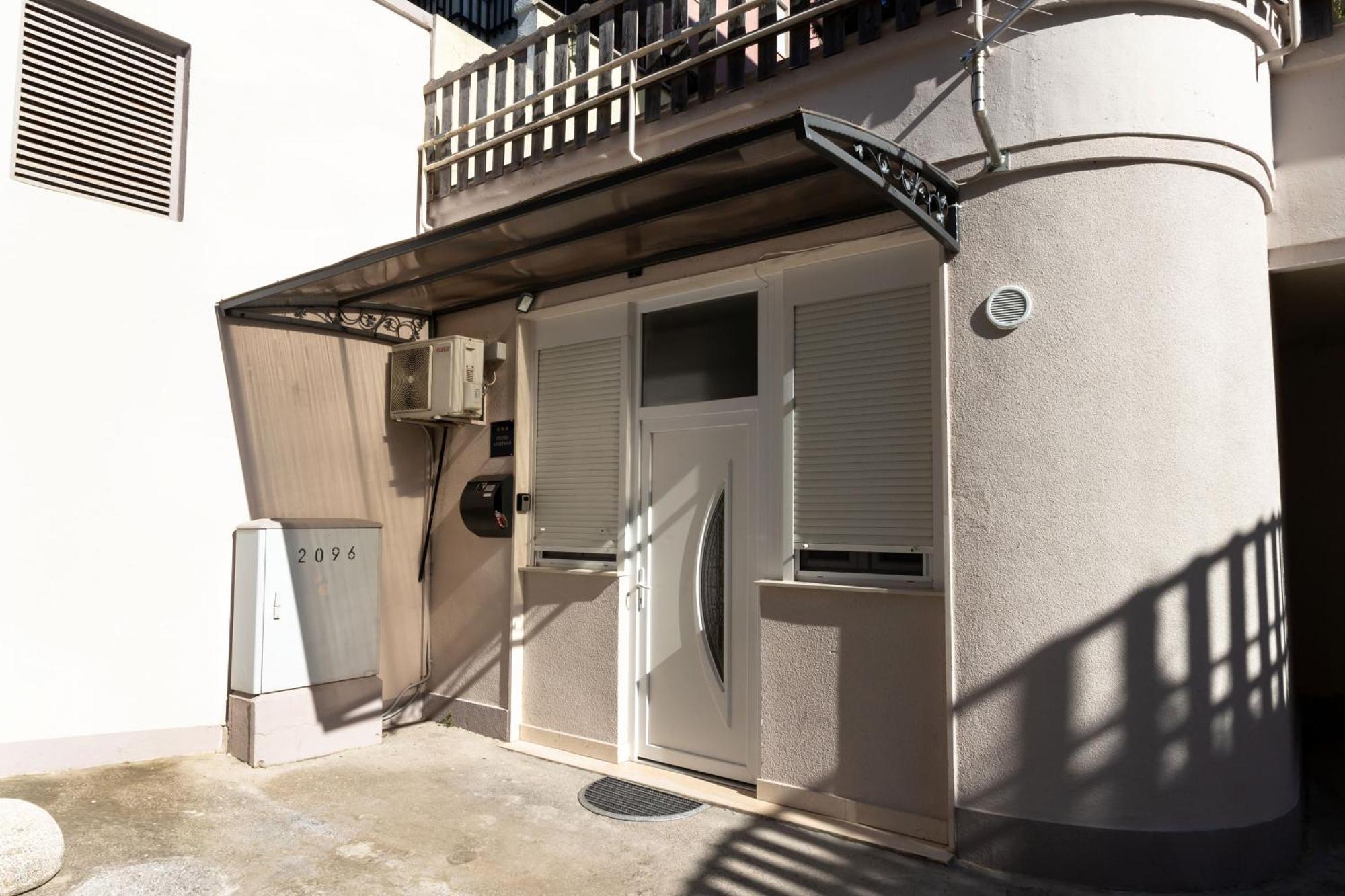 Moon Apartment 斯普利特 外观 照片